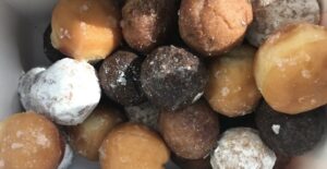 The Top 20 Must-Try Famous Canadian Food [2025 ]